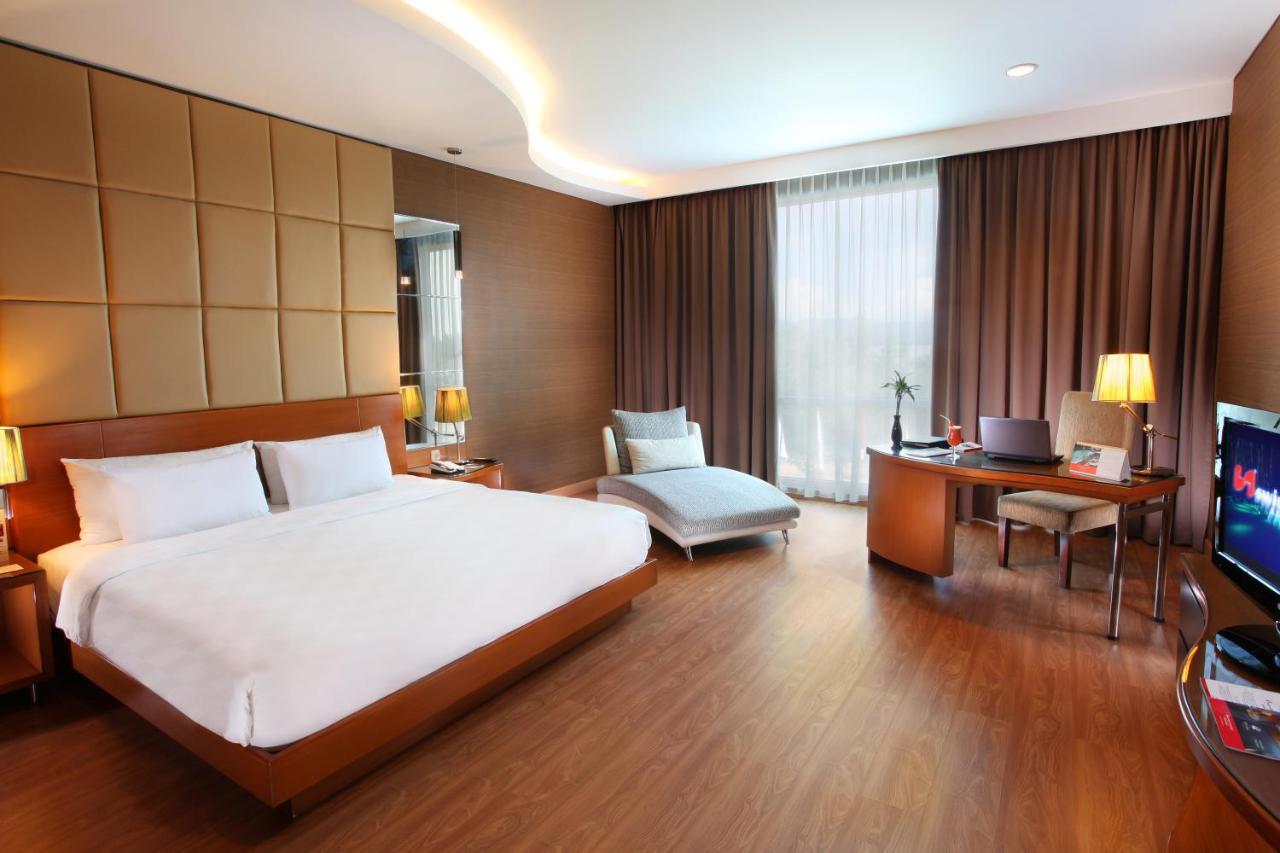 Swiss-Belhotel Kendari Bagian luar foto