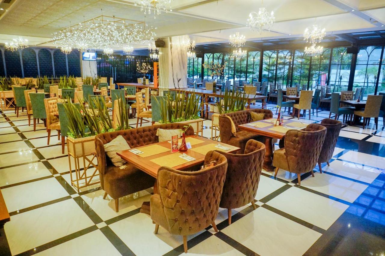 Swiss-Belhotel Kendari Bagian luar foto