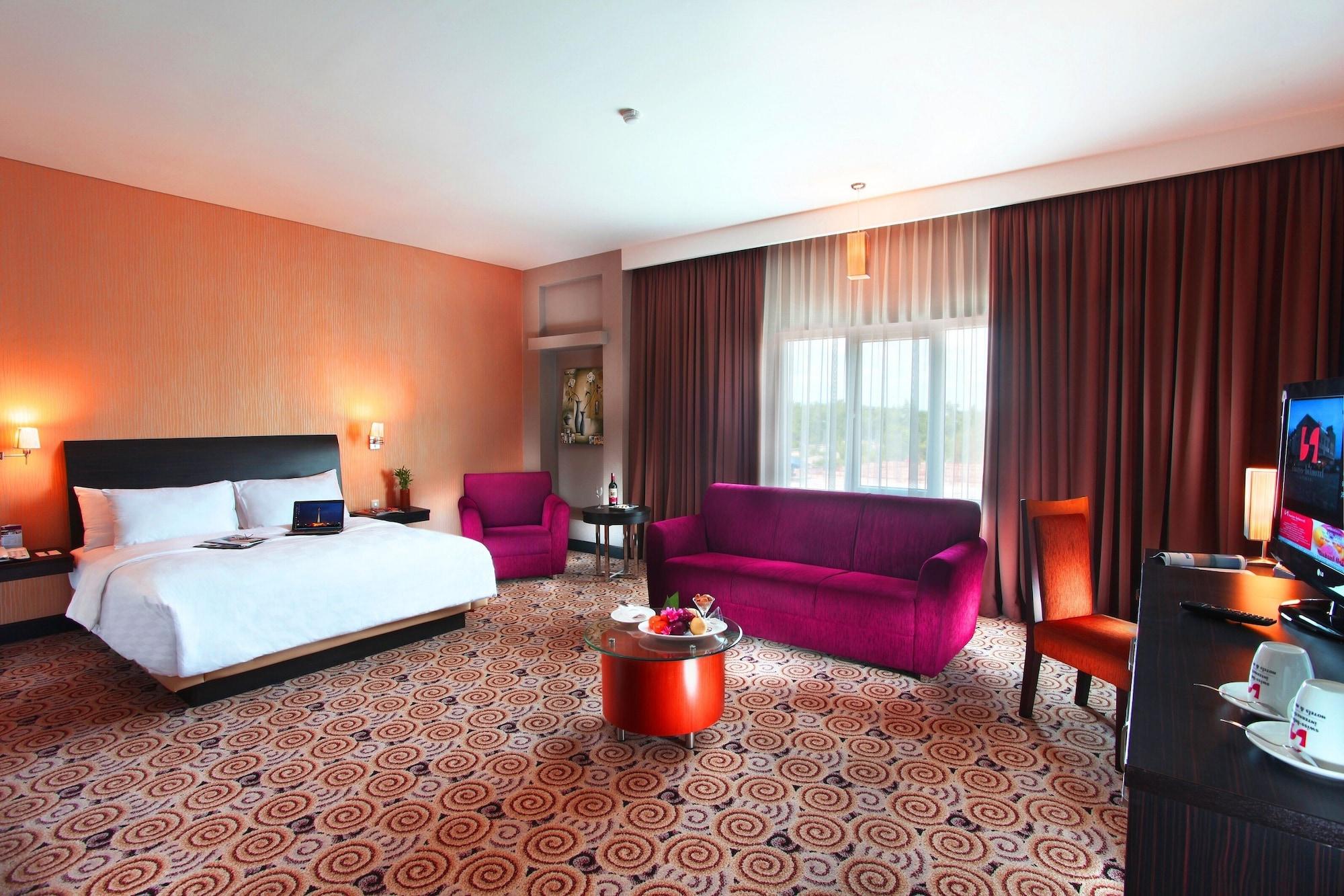 Swiss-Belhotel Kendari Bagian luar foto