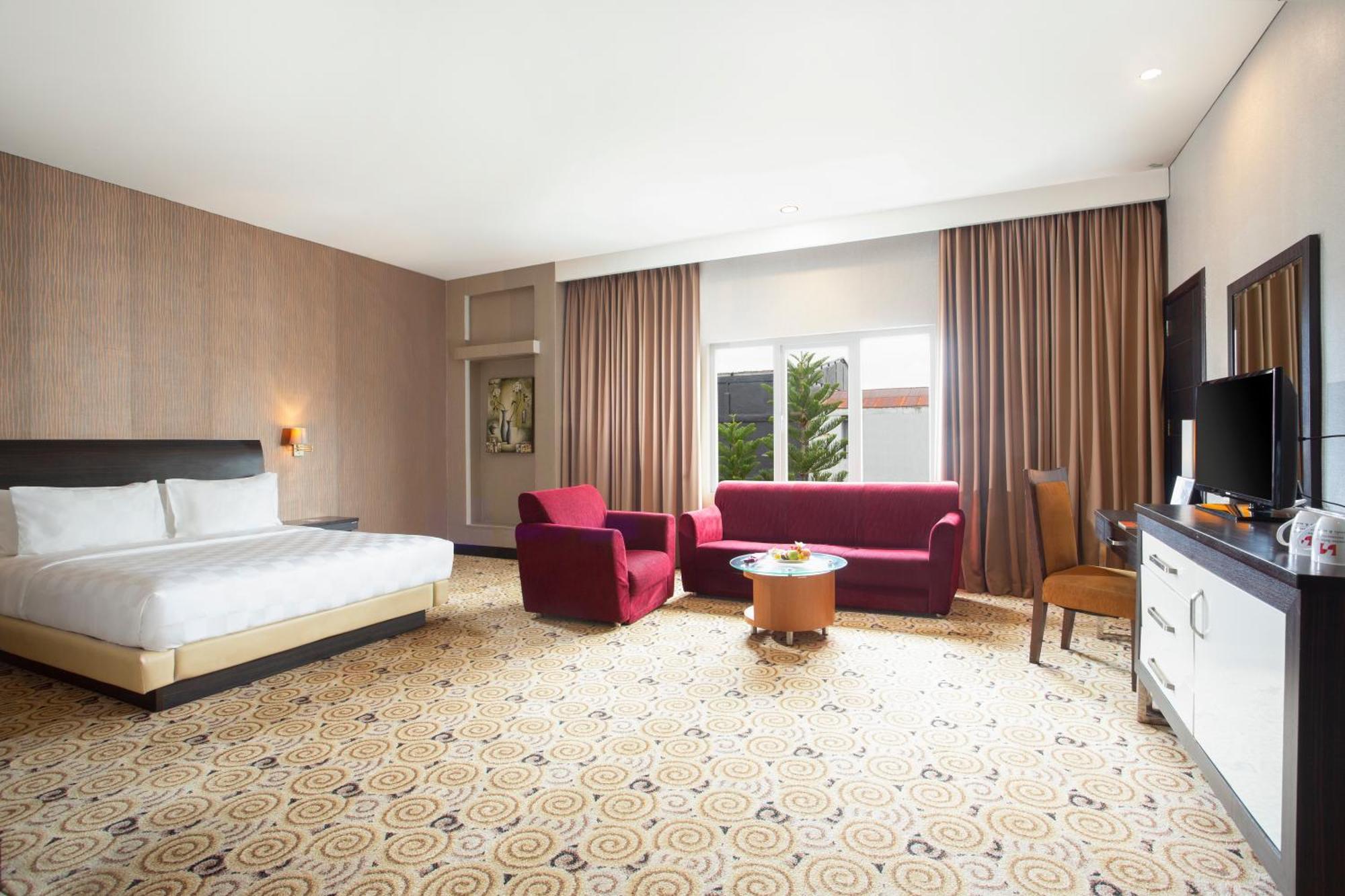 Swiss-Belhotel Kendari Bagian luar foto