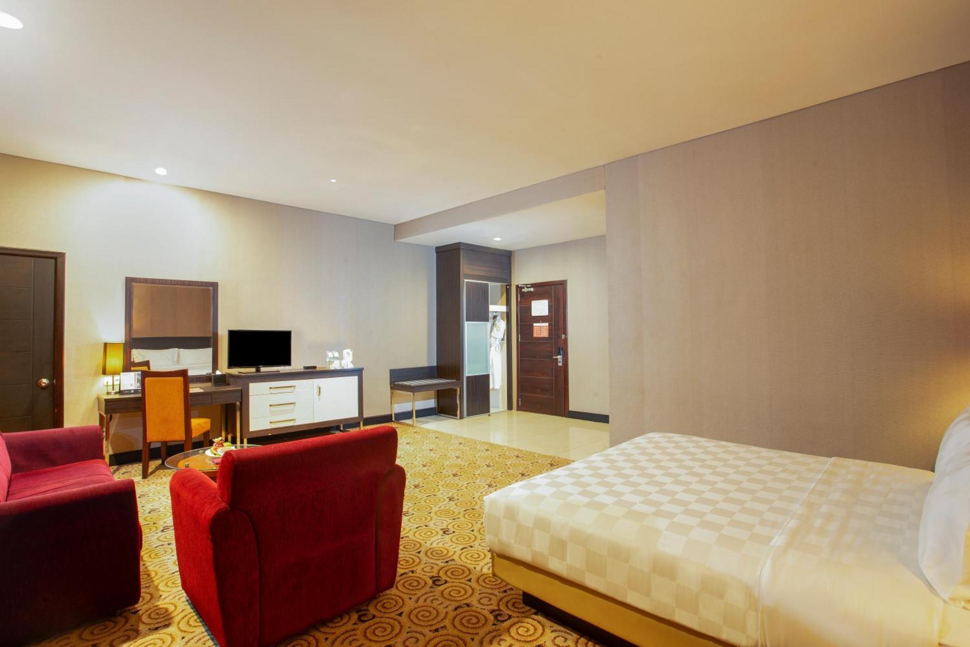 Swiss-Belhotel Kendari Bagian luar foto