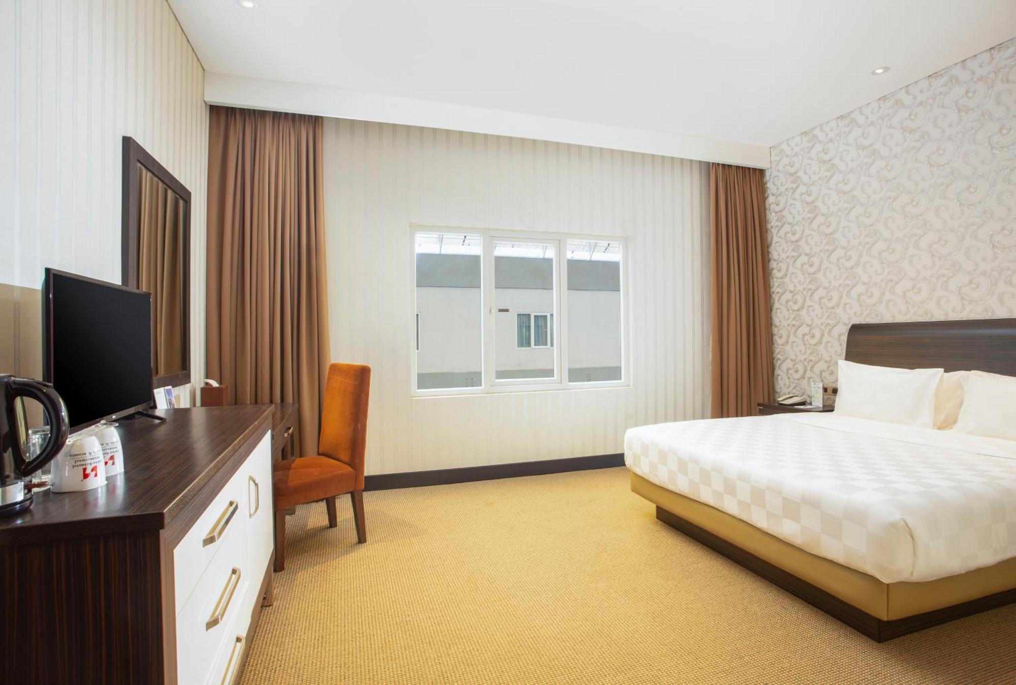Swiss-Belhotel Kendari Bagian luar foto