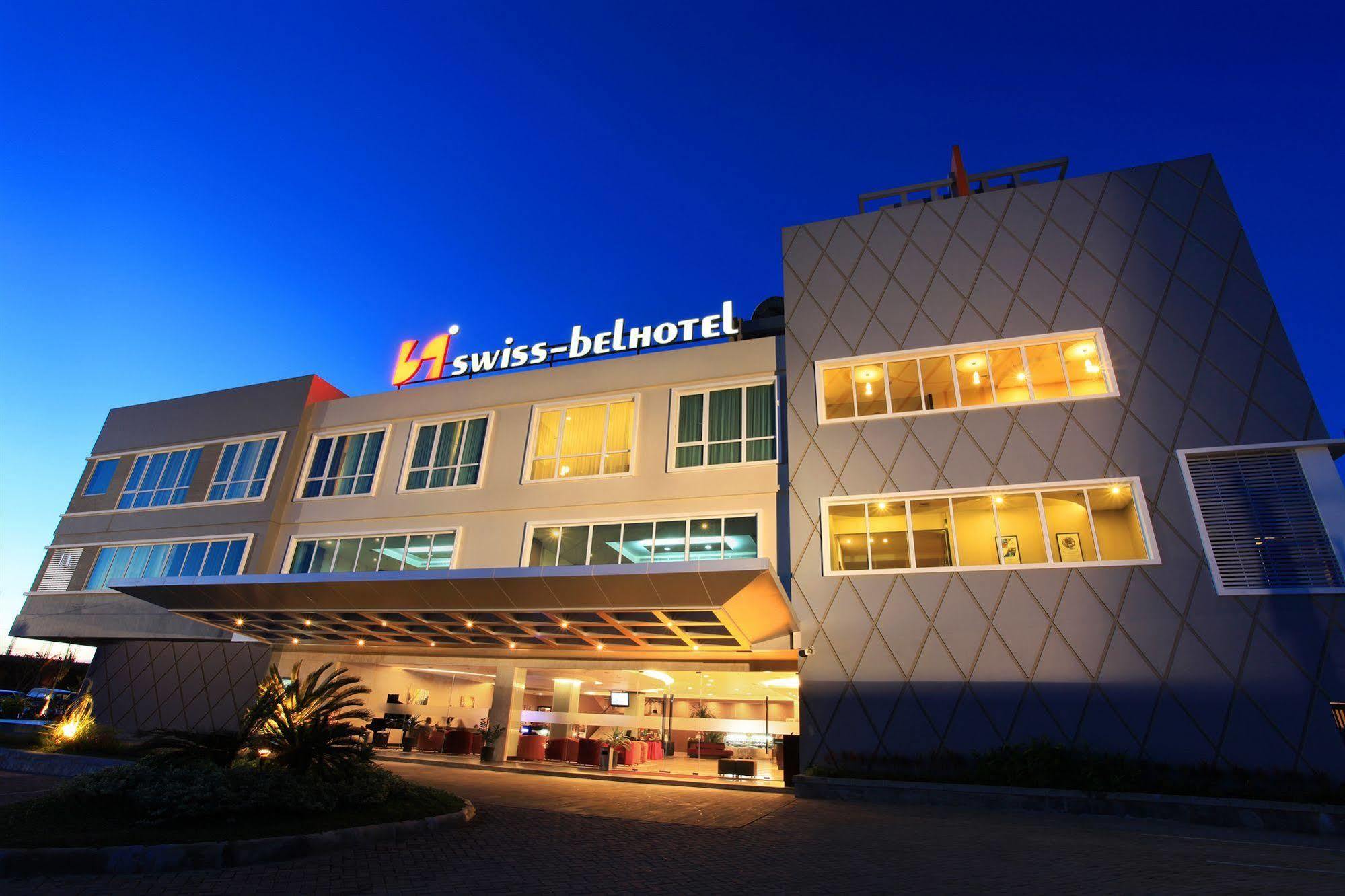 Swiss-Belhotel Kendari Bagian luar foto