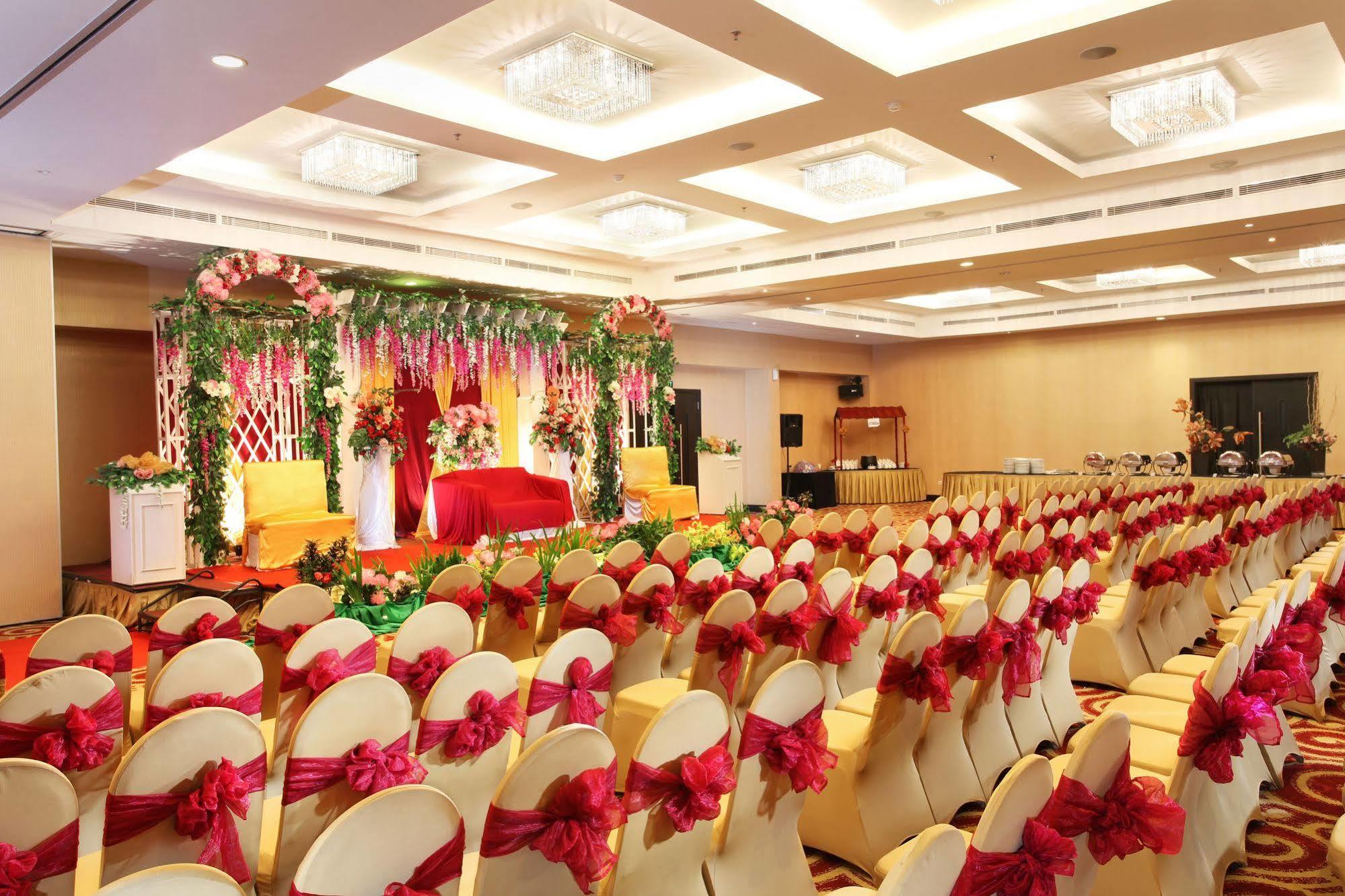 Swiss-Belhotel Kendari Bagian luar foto